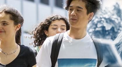 Etudiants sur le campus
